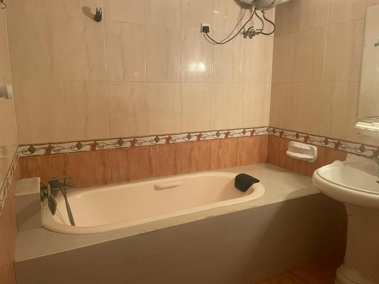Mila Boutique Airport Hotel Seeduwa Kültér fotó